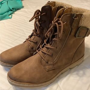 Women’s cliff boots